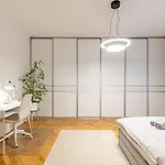Luxury On Wilsonova, Close To Center *